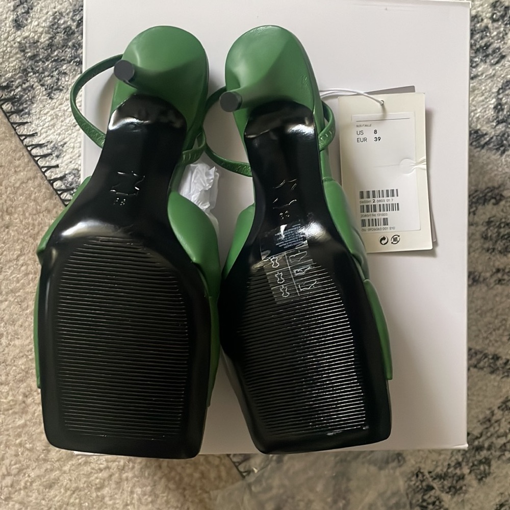 Sandals - Picture 3 of 7